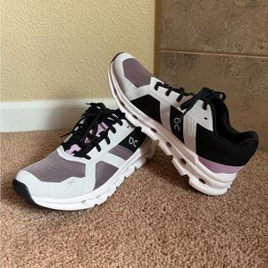 Women's On Cloudrunner Running Shoes: Heron/Black
